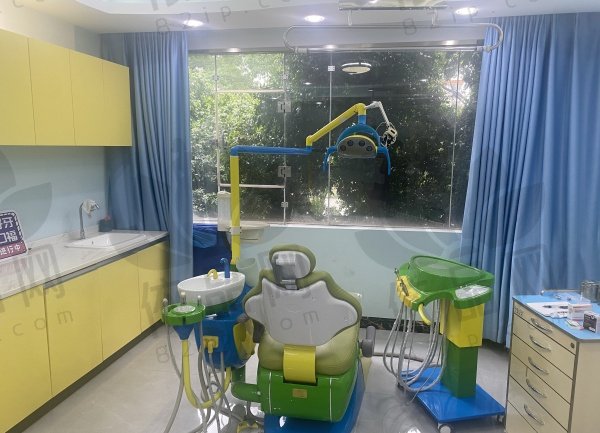 韶关和正口腔诊所价格