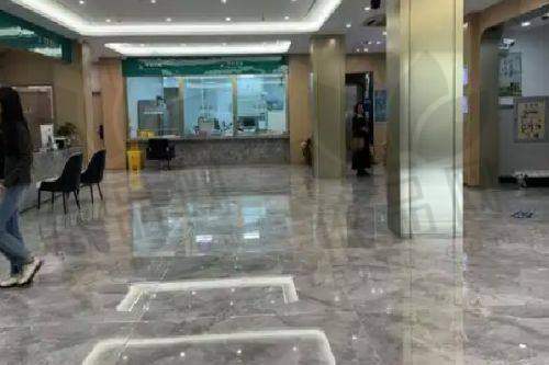 二、技术特点：打造自然立体双眼皮