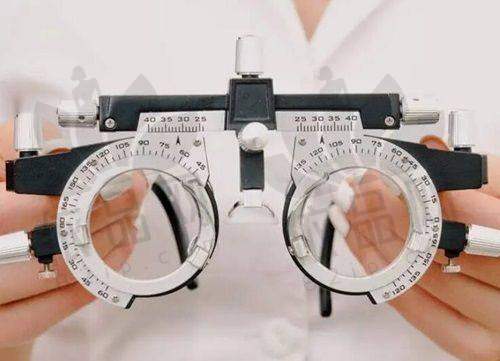 二、阿玛施眼科全飞秒激光中 心王立东院长水平怎样?